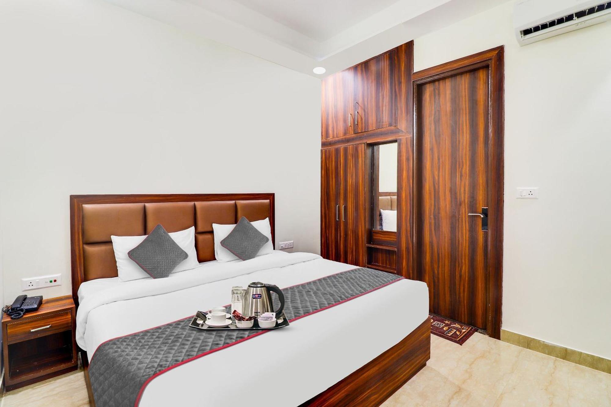 Hotel O Golden Grand Агра Экстерьер фото